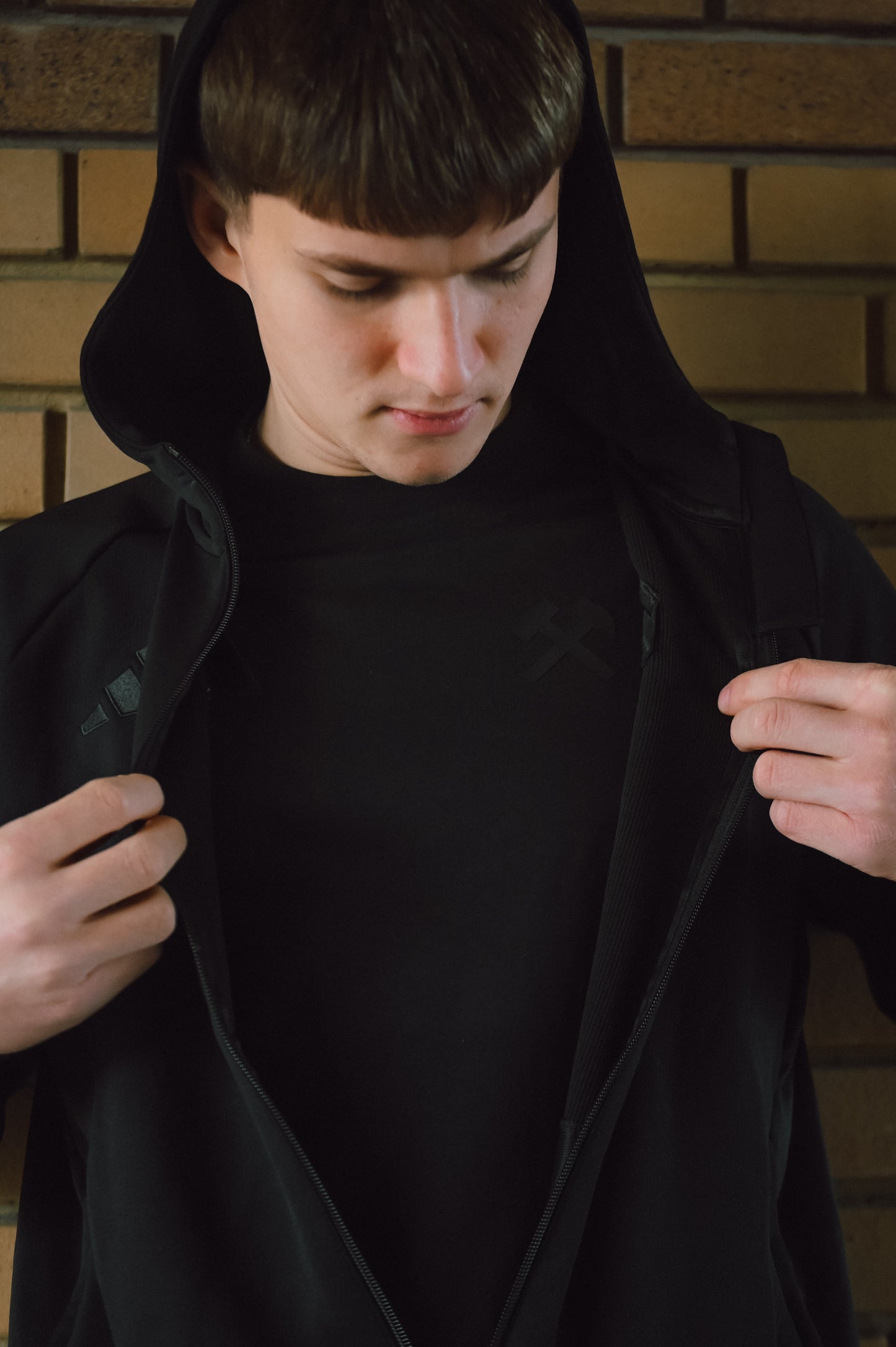 Koszulka czarna adidas młotki